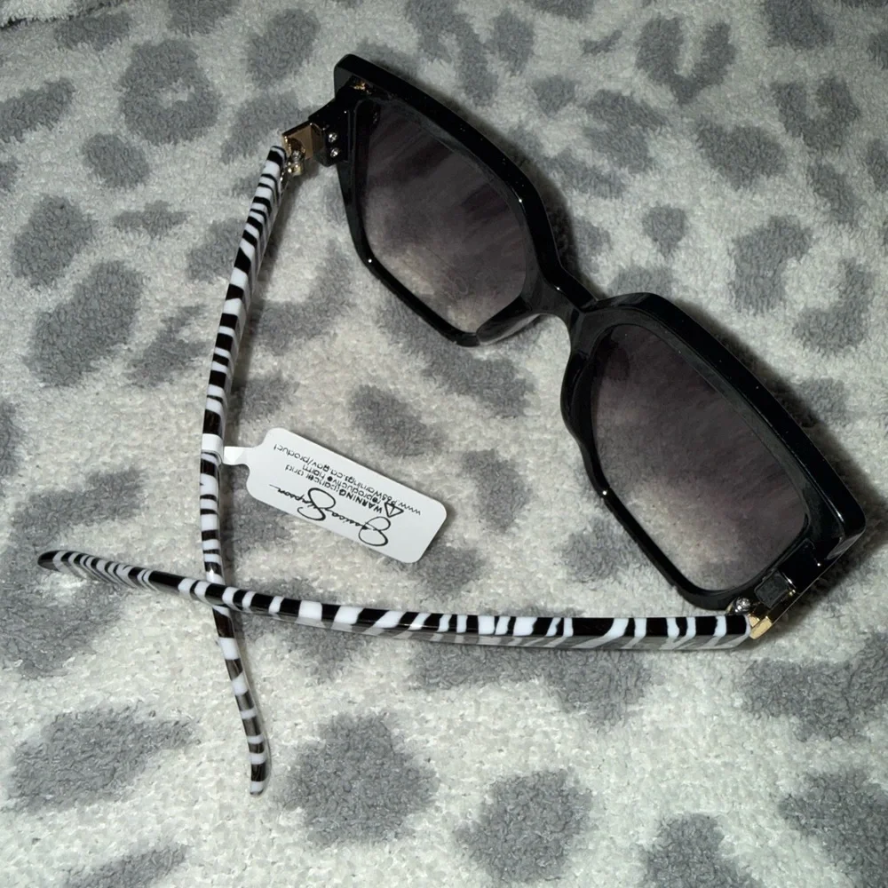 Jessica Simpson Stylish Black and White Zebra Sunglasses